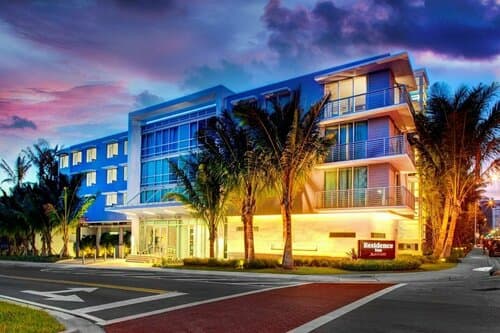 Внешний вид отеля Residence Inn by Marriott Miami Beach Surfside в Сёрфсайде