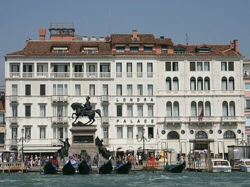 Внешний вид отеля Londra Palace Venezia