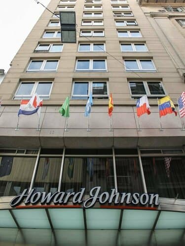 Внешний вид отеля Howard Johnson Plaza Florida Street в Буэнос-Айресе