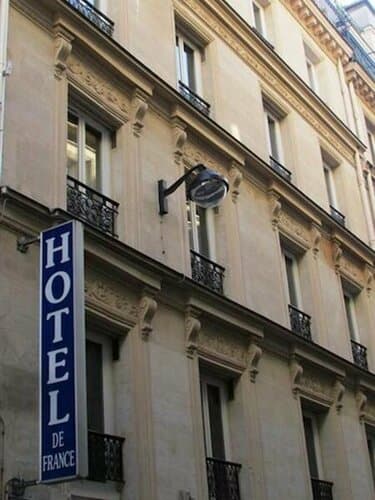 Внешний вид отеля Hotel de France в Квартире де Клиньянкуре