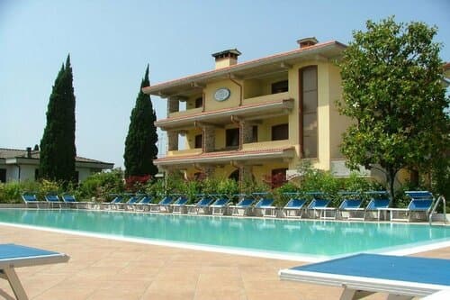 Внешний вид отеля Hotel Gardenia в Сирмионе