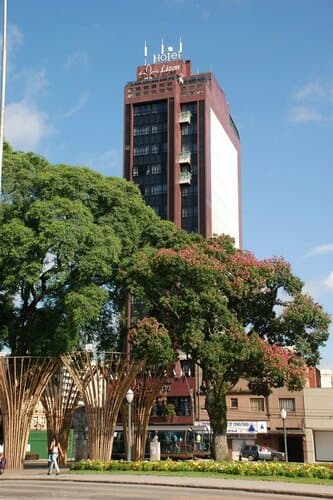 Внешний вид отеля Lizon Curitiba Hotel в Куритибе
