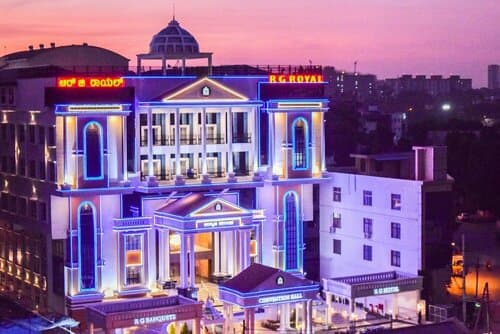 Внешний вид отеля Rg Royal Hotel and Convention в Северном Бангалоре
