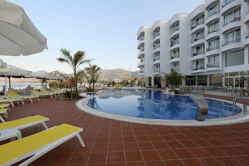 Внешний вид отеля Marpessa Blue Beach Resort & SPA Hotel