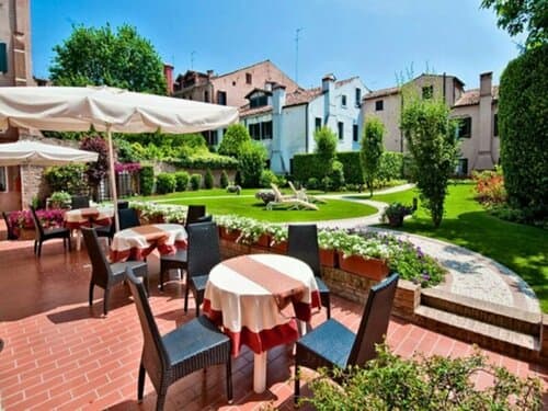 Внешний вид отеля Hotel Olimpia в Венеции