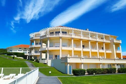 Внешний вид отеля Residence Mer et Golf Eugenie в Биаррце