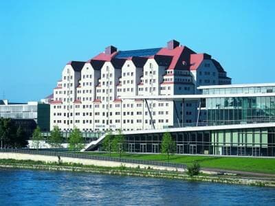 Внешний вид отеля Maritim Hotel & Internationales Congress Center Dresden в Дрездене
