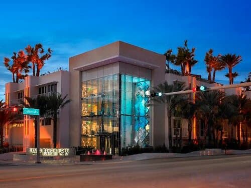 Внешний вид отеля Grand Beach Hotel Surfside West в Сёрфсайде