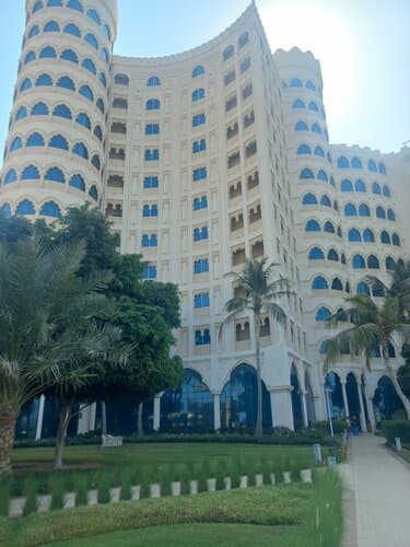 Внешний вид отеля Al Hamra Hotel в Аш-Шардже