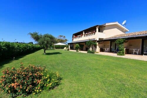 Внешний вид отеля Porto Giunco Residence