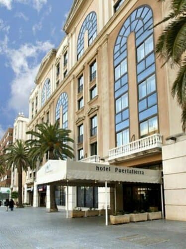 Внешний вид отеля Hotel Monte Puertatierra