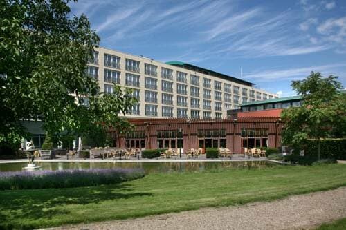 Внешний вид отеля Hotel Van der Valk Maastricht