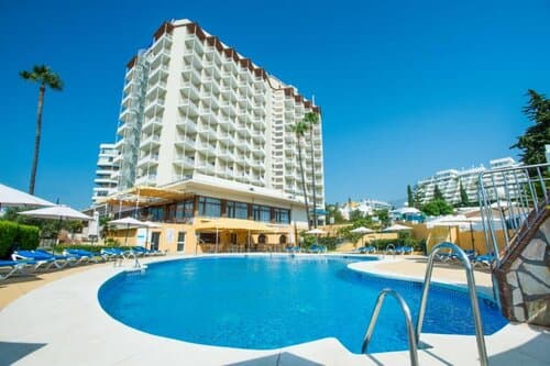 Внешний вид отеля Hotel Monarque Torreblanca в Фуэнхироле