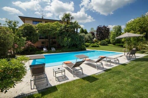 Внешний вид отеля B&b Villa Adriano