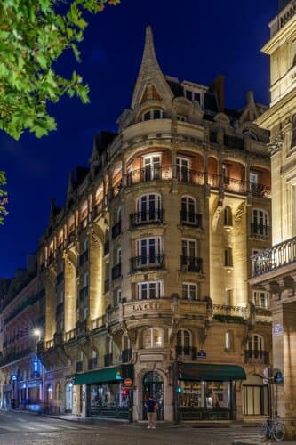 Внешний вид отеля La Clef Louvre Paris в Квартале Пале-Рояле