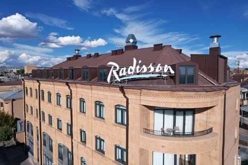 Внешний вид отеля Radisson Hotel & SPA Gyumri в Армении