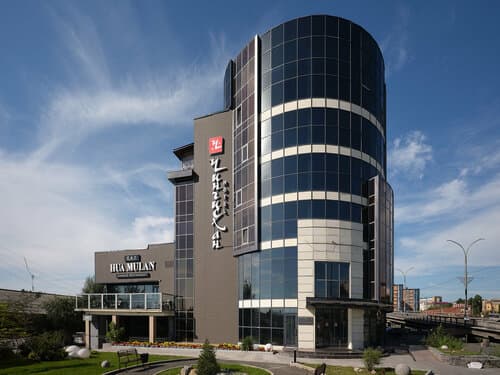 Внешний вид отеля Чингисхан