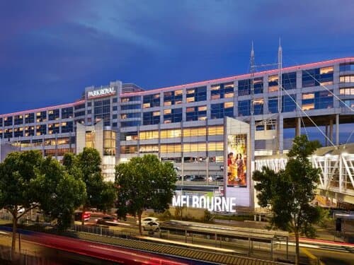 Внешний вид отеля Parkroyal Melbourne Airport в Мельбурне