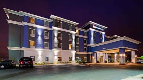 Внешний вид отеля Best Western Plus Laredo Inn & Suites