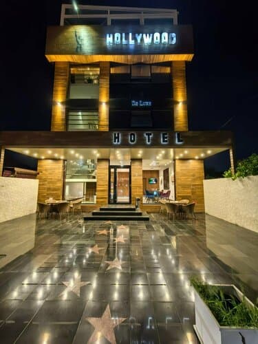 Внешний вид отеля Hollywood De Luxe в Краснодаре