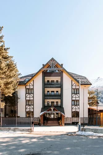 Внешний вид отеля Времена года Чегет в Терсколе