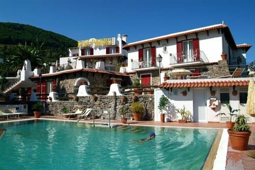 Внешний вид отеля Don Pedro Hotel