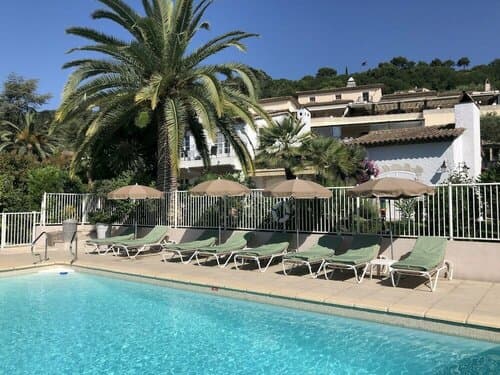 Внешний вид отеля Hôtel Alain Llorca в Ла-Коль-сюр-Лу