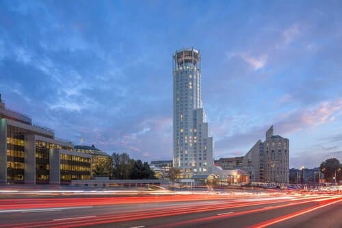 Внешний вид отеля Swissôtel Красные Холмы в районе Замоскворечье