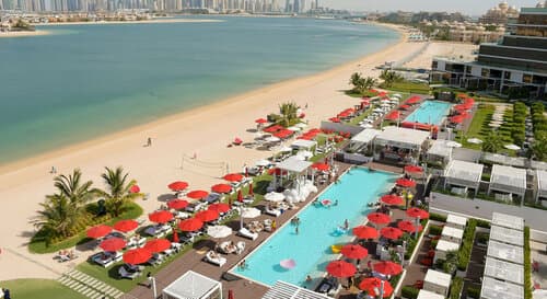 Внешний вид отеля Th8 Palm Dubai Beach Resort by IHG Dubai в Пальме Джумейре