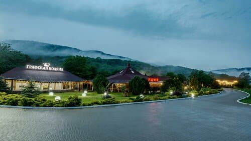 Внешний вид отеля Графская поляна в Адыгее