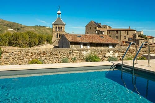 Внешний вид отеля Hotel de la Villeon в Сен-Жаке