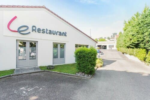 Внешний вид отеля Campanile Vichy - Bellerive Sur Allier в Алье