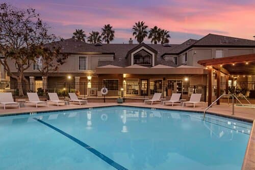 Внешний вид отеля Sonesta Es Suites Torrance Redondo Beach