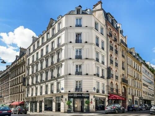 Внешний вид отеля Hotel Elysees Bassano в Шайо