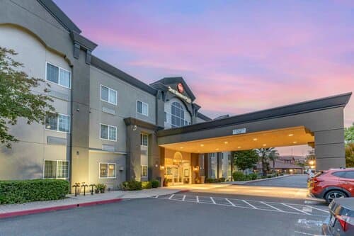 Внешний вид отеля Best Western Plus Vineyard Inn