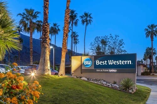 Внешний вид отеля Best Western Inn at Palm Springs в Палм-Спрингс