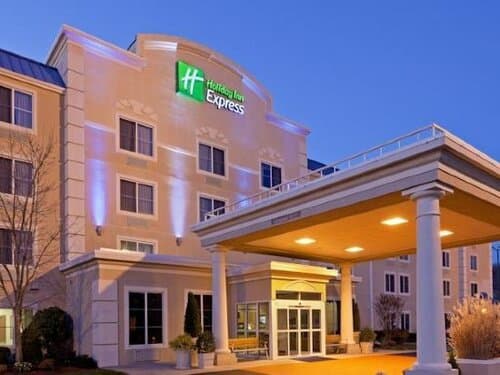 Внешний вид отеля Holiday Inn Express & Suites Milford, an Ihg Hotel