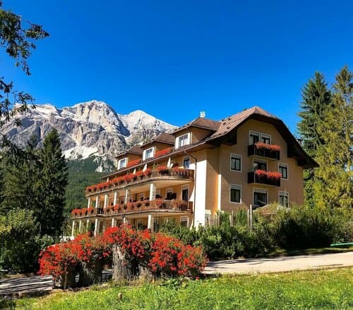 Внешний вид отеля Boutique Hotel Villa Blu Cortina