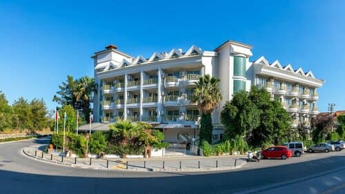 Внешний вид отеля Grand Hotel Faros