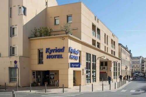 Внешний вид отеля Kyriad Villefranche Sur Saone в Вильфранш-сюр-Соне