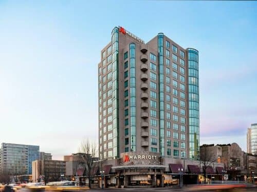 Внешний вид отеля Vancouver Airport Marriott