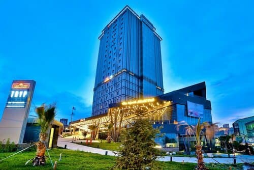 Внешний вид отеля TRYP by Wyndham Istanbul Basin Ekspres