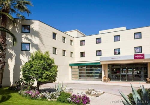 Внешний вид отеля Mercure Cannes Mandelieu