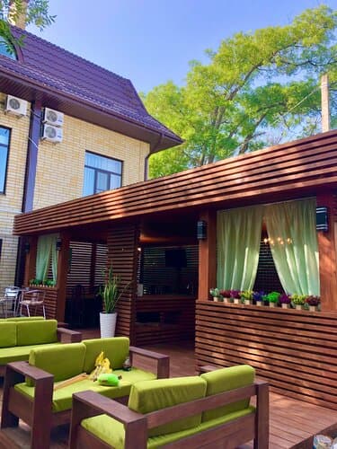 Внешний вид отеля СанБах в Ейске