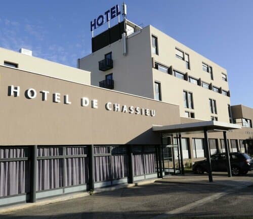 Внешний вид отеля Best Western Plus Hôtel & SPA de Chassieu