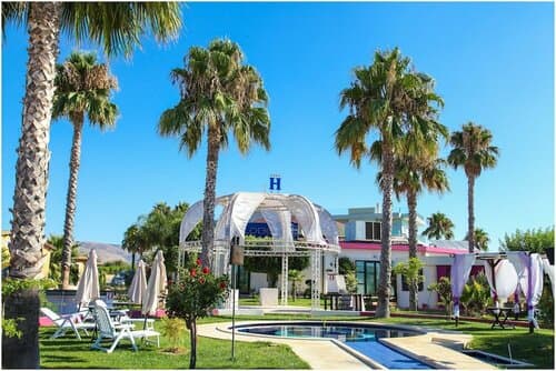 Внешний вид отеля Grand Hotel Paclà в Аволе