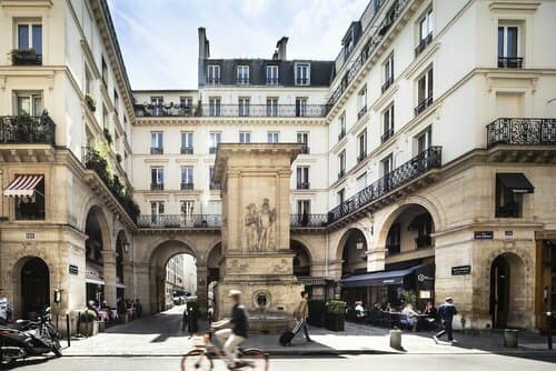 Внешний вид отеля Hôtel de la Tour Eiffel в Квартале Большого Камне