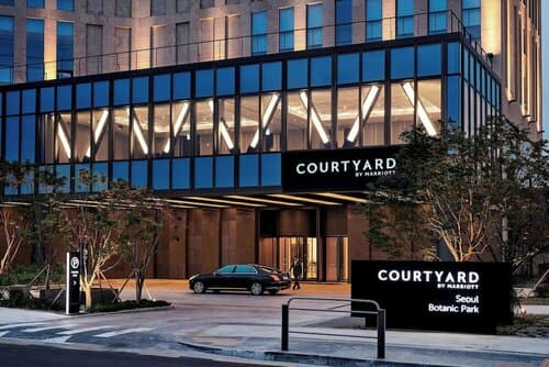 Внешний вид отеля Courtyard by Marriott Seoul Botanic Park в Сеуле