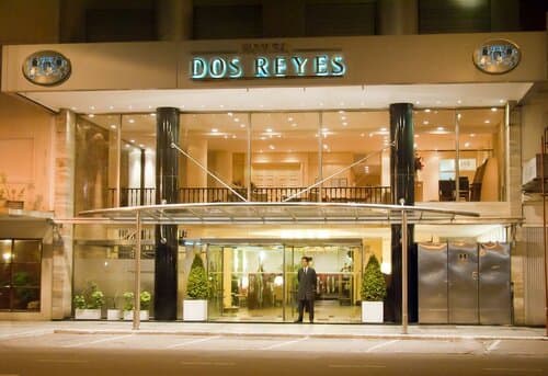 Внешний вид отеля Dos Reyes Hotel