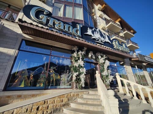 Внешний вид отеля Гранд Шале в Архызе